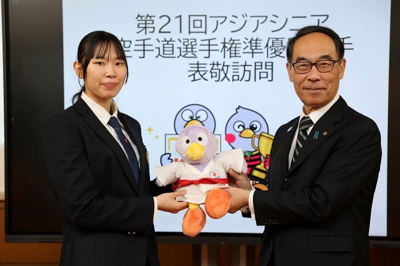 スポーツ功労者顕彰及び国際競技大会優秀者表彰受章01